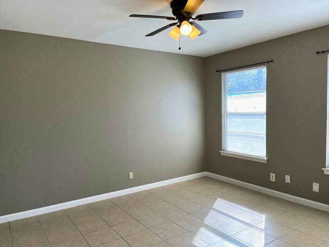 Building Photo - Edgebrook