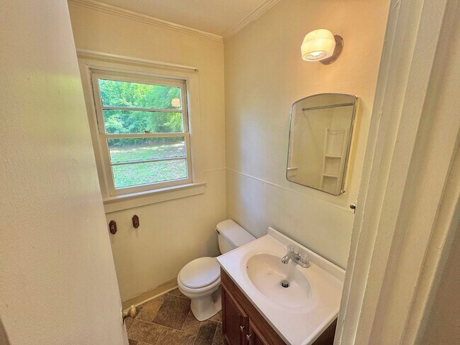 Building Photo - Statesville West - 2BR/1BA