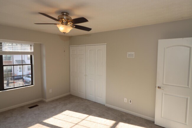 Building Photo - 8176 Rochester Way