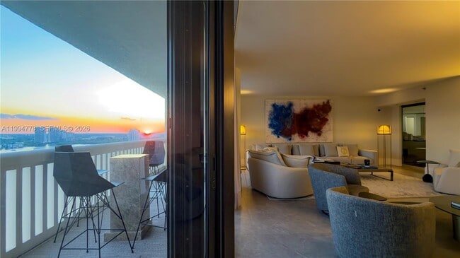 Building Photo - 2000 Island Blvd