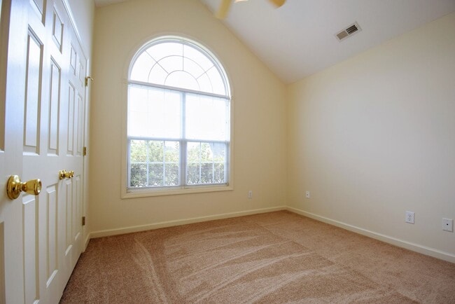 Building Photo - 127 Bluewater Drive