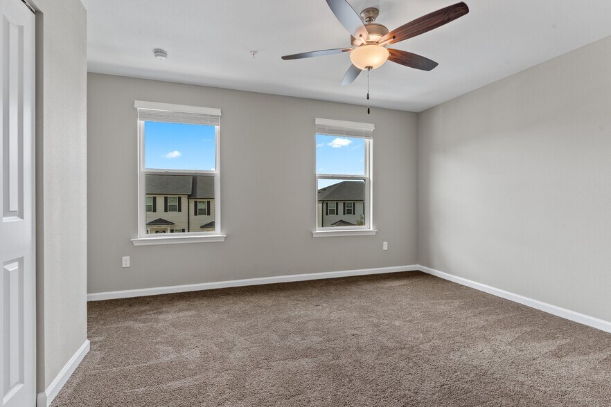 Building Photo - 2217 Del Carmel Way