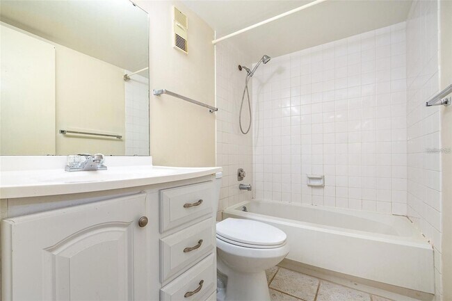 Building Photo - 120 Hibiscus Woods Ct