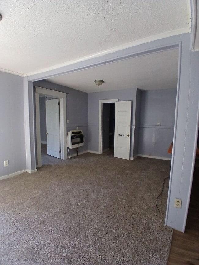 Building Photo - Ideally located 2-bedroom, 1.5-bathroom ho...