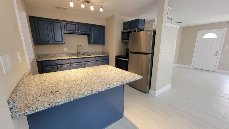 Building Photo - 4806 Vanguard St