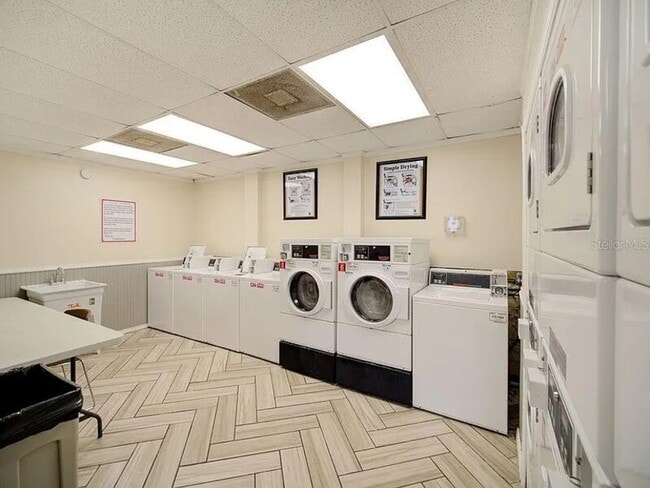 Building Photo - 1799 N Highland Ave