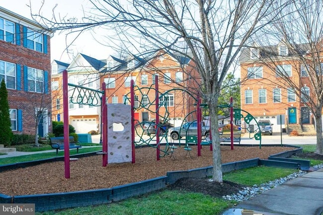 Building Photo - 2885 Falkirk Alley