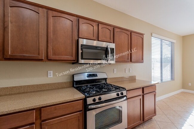 Building Photo - 799 West Camino Tunera