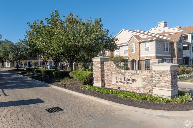 Building Photo - The Lodge at West Oaks
