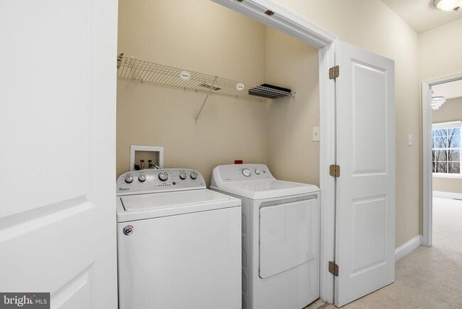 Building Photo - 5948 Logans Way