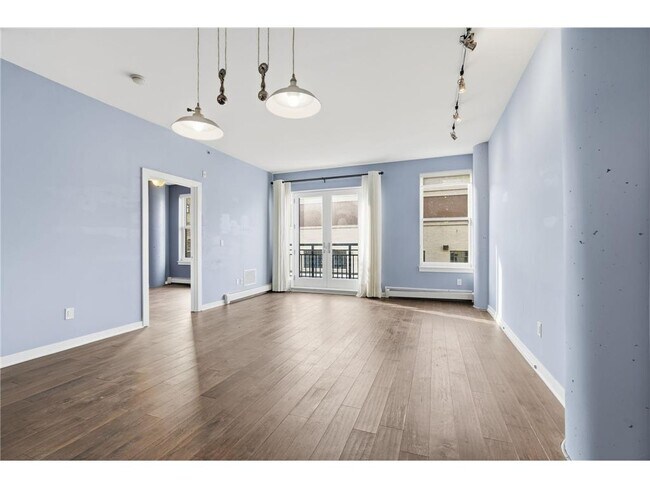 Building Photo - 401 N 2nd St