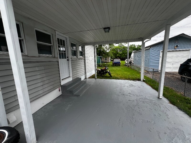 Building Photo - 220 Locust Ln