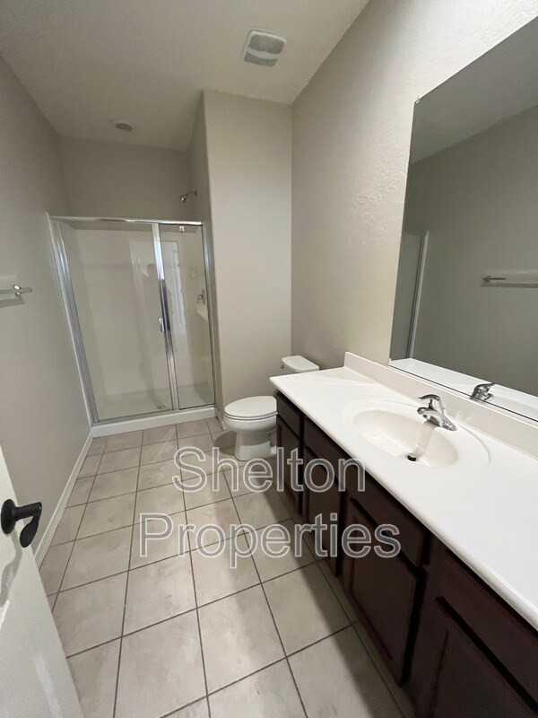 Building Photo - 10817 W San Juan Ave