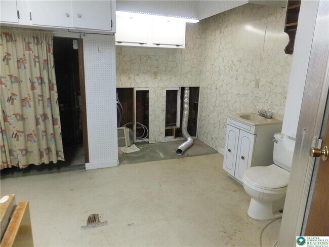 Building Photo - 3021 Rosewood Ct