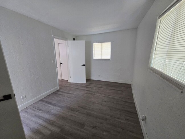 Building Photo - Updated 3 bedroom, 2 bath home