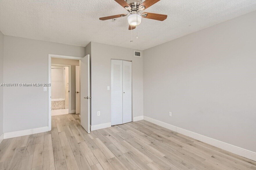 Building Photo - 12178 Saint Andrews Pl