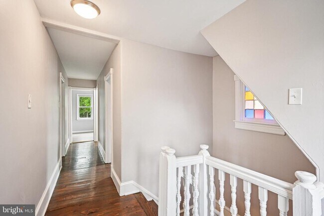 Building Photo - 134 S Main St