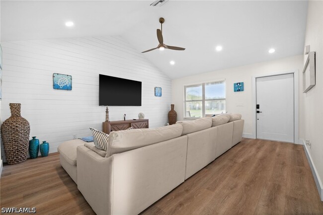 Building Photo - 738 95th Ave N