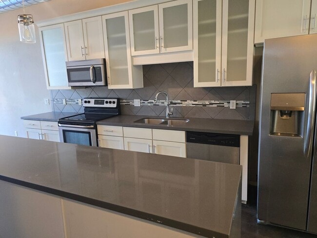 Building Photo - Beautiful Property with Contemporary Flair