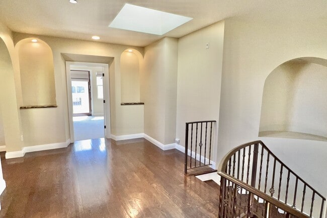 Building Photo - 3844 Tilden Ave