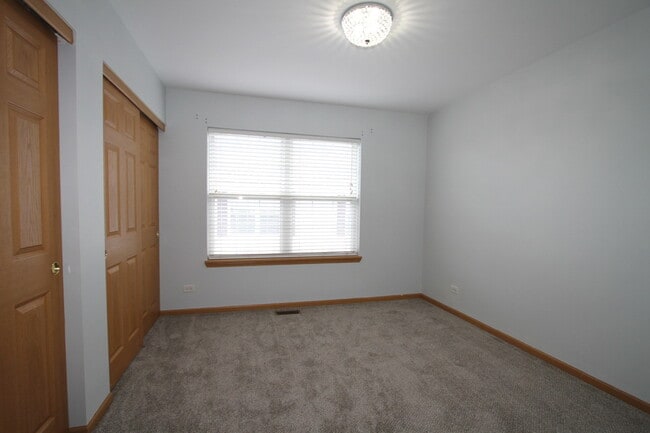 Building Photo - 2534 Hillsboro Blvd