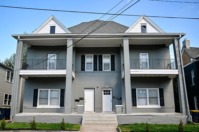 Building Photo - 319 Olive St