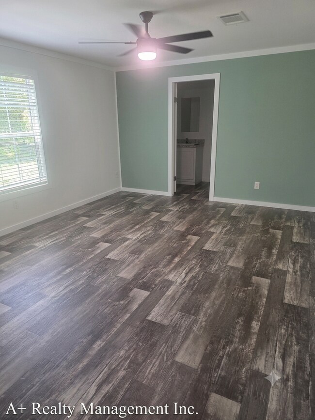 Building Photo - 18043 Ferry Ave