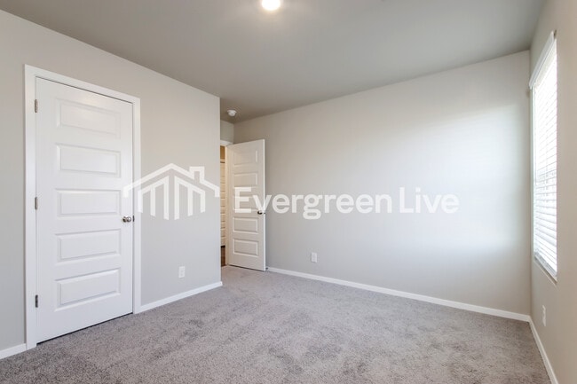 Building Photo - 2107 S Lakin Ln