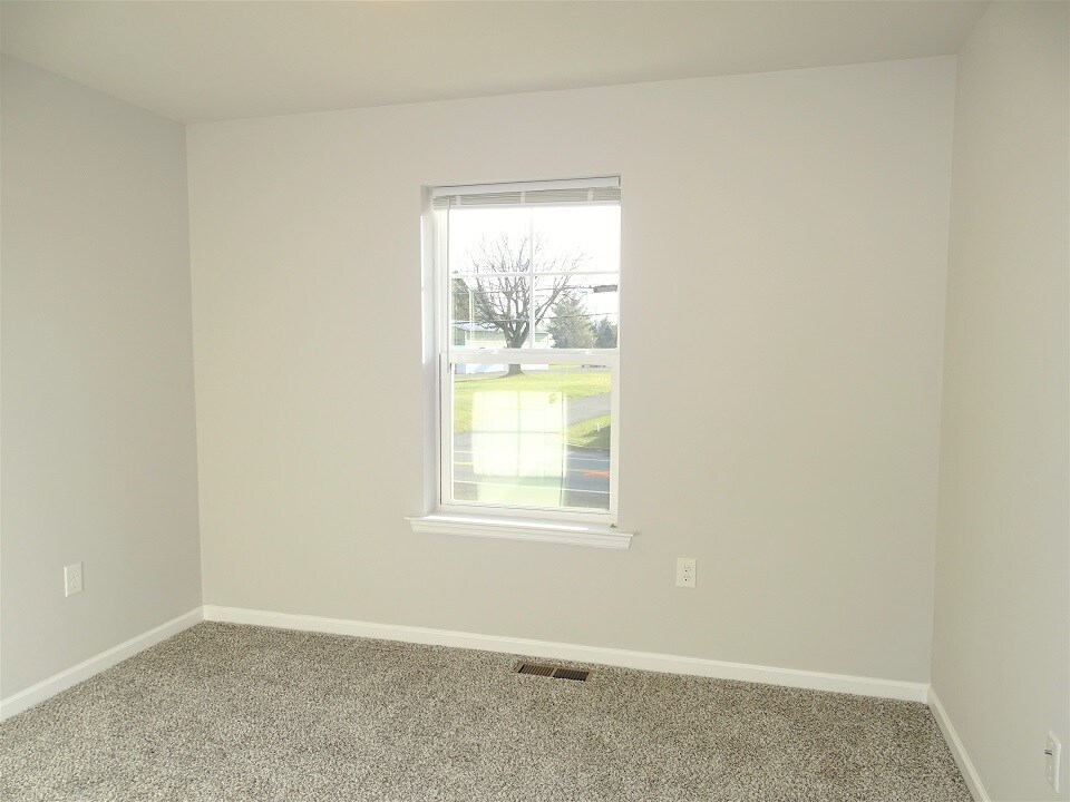 Building Photo - 19 Cobblestone Ct