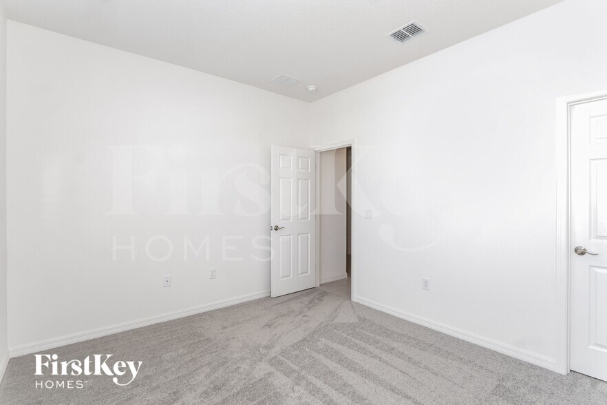 Building Photo - 519 Crown Rose Dr