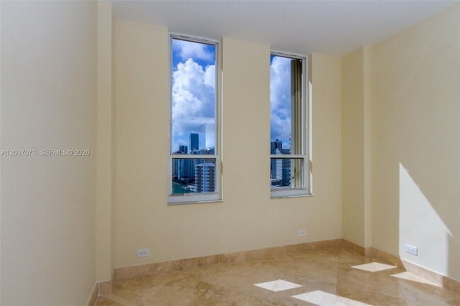 Building Photo - 888 Brickell Key Dr