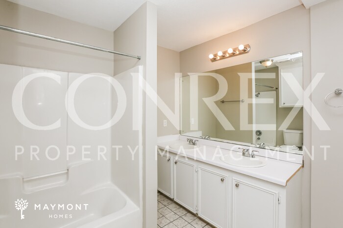 Building Photo - 1440 Chelsea Ln