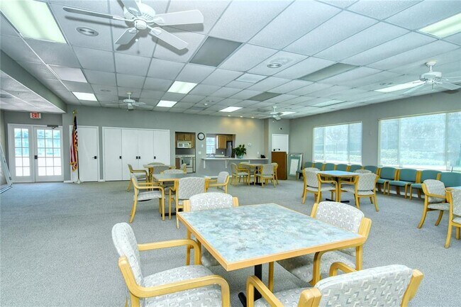 Building Photo - 4780 Gulf of Mexico Dr