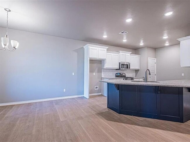 Building Photo - 124 Cedar St