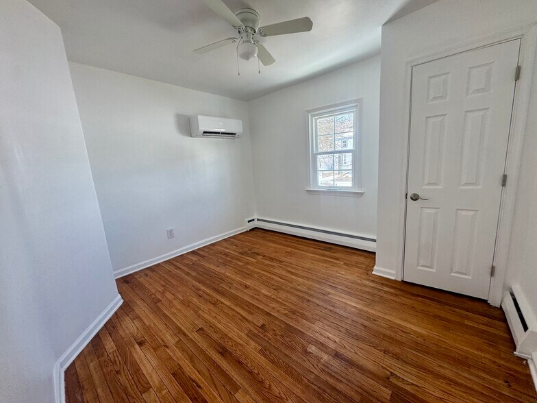 Building Photo - 230 Church St