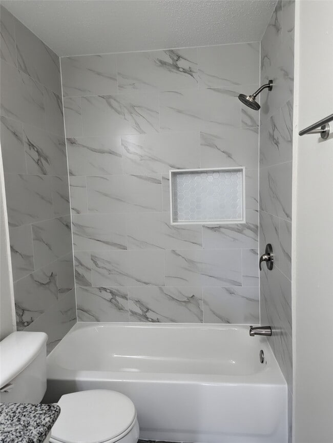 Building Photo - 2223 Crosscoach Ln