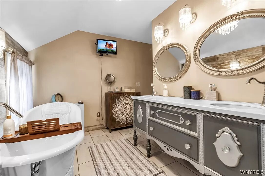 Master Bathroom - 61 Park St