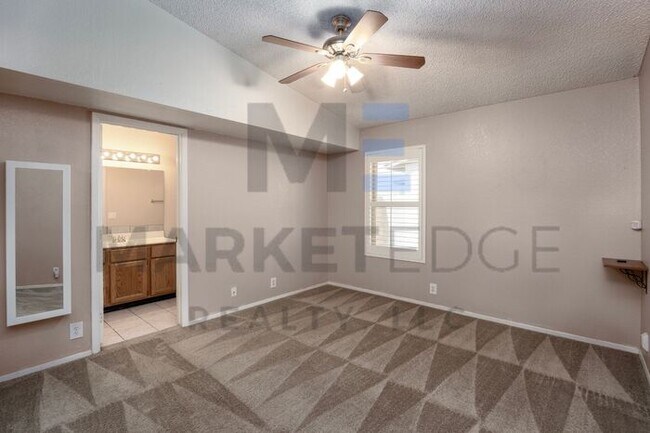 Building Photo - 3Bed/2Bath House at 7th/101! JOIN THE WAIT...