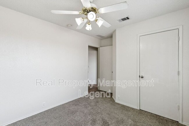 Building Photo - 1400 Caleo Dr