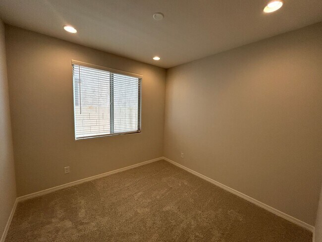 Building Photo - 17619 W San Juan Ave