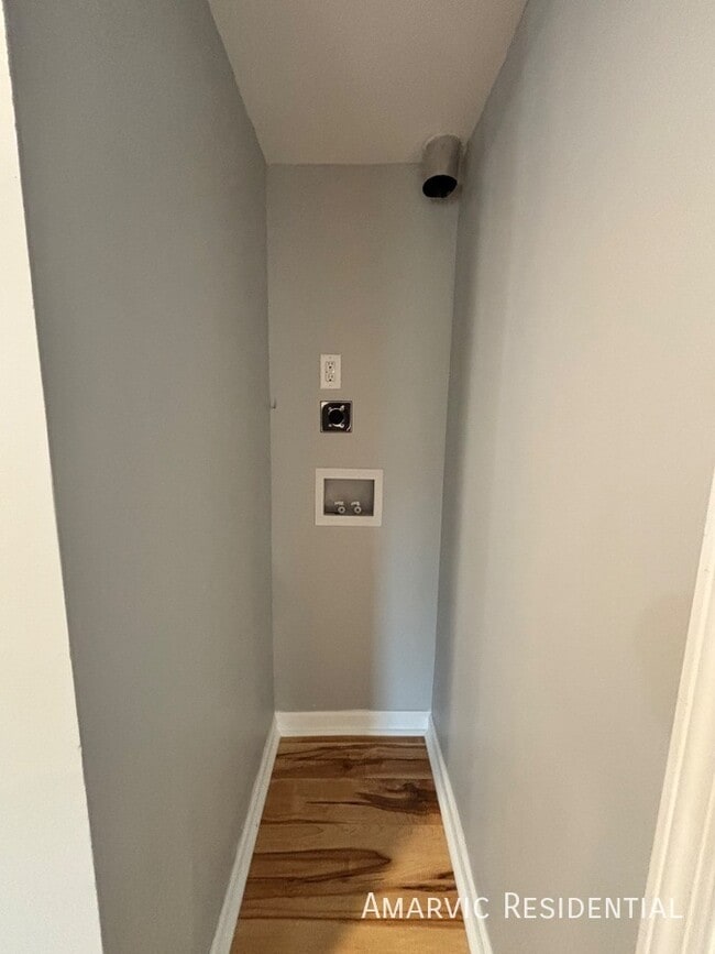 Building Photo - 1104 Stantonsburg Cir SE