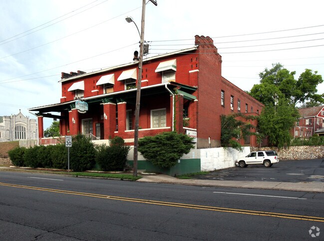 Primary Photo - 1028 Central Ave