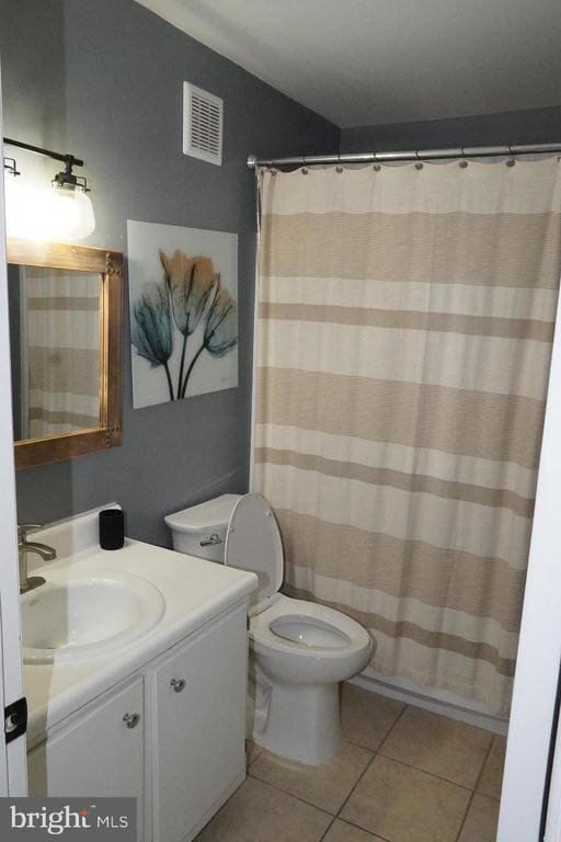 Building Photo - 704 The Woods