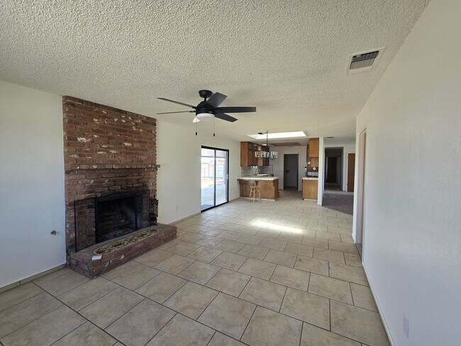 Building Photo - 3 BR 2 BA country home available now