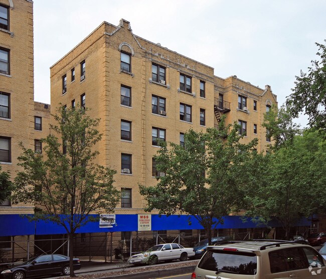 Building Photo - 89-04 34th Ave