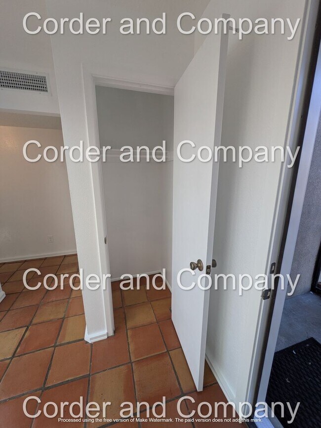 Building Photo - Spacious and naturally lit 4 Bathroom, 2 Bathroom, 2 Car Garage Home at 1,933 Sq Ft.