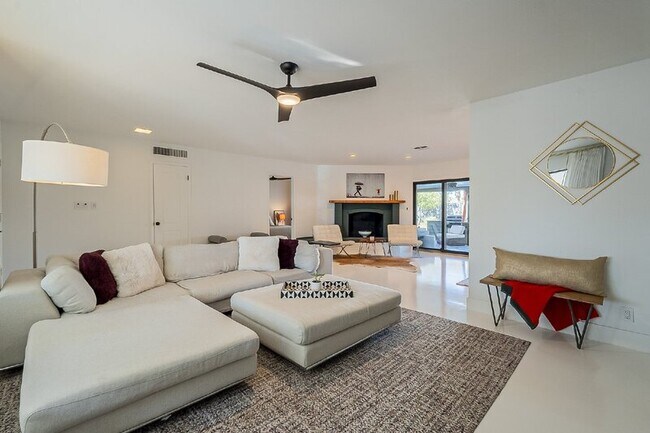 Building Photo - 10610 N 35th St