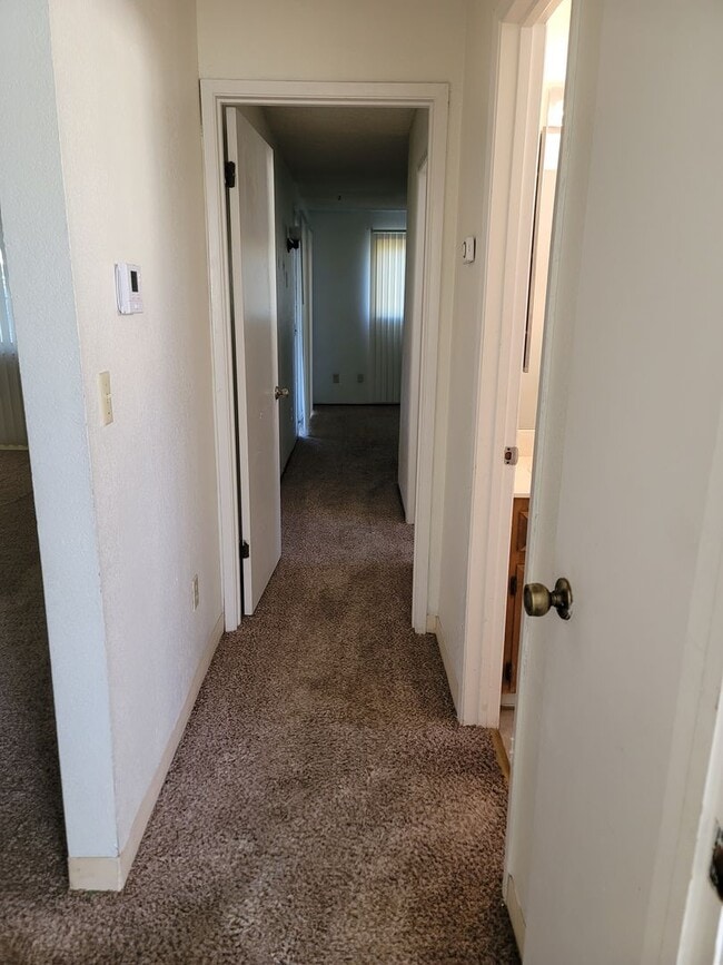 Building Photo - Move in Special see AD