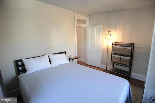 Building Photo - 141 W Mulberry St