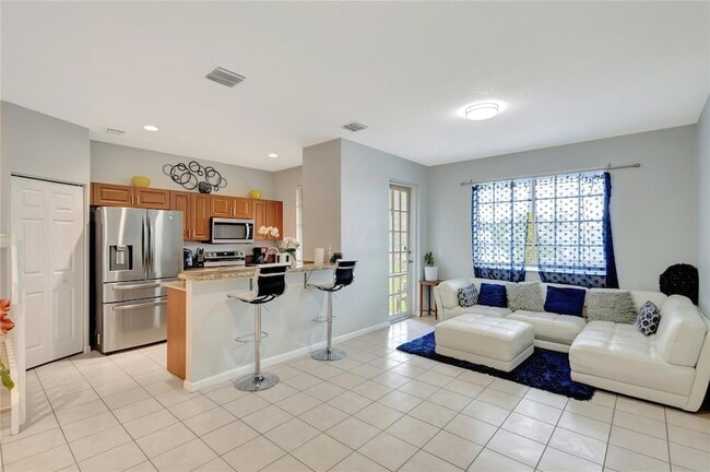 Building Photo - 2037 Nassau Dr